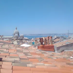 Appartement Maison Du Vieux Panier Vieux Port, Marseilles